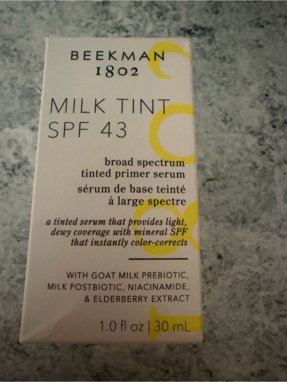 Beekman 1802 Milk Tint SPF 43 Tinted Primer Serum - light